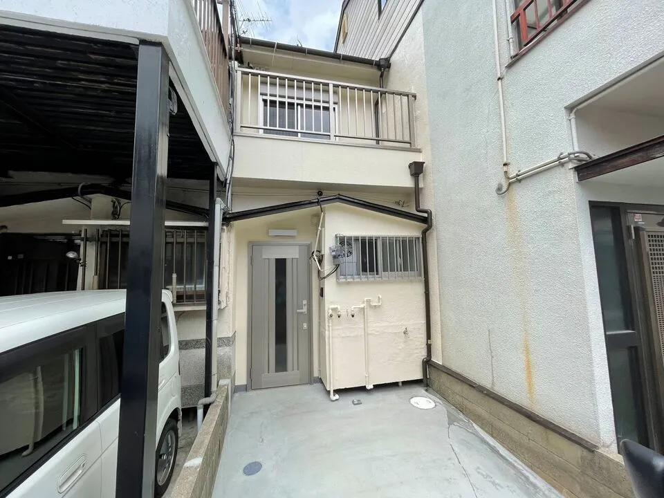 摂津市にて連棟住宅・収益物件のリフォームが完成いたしました。