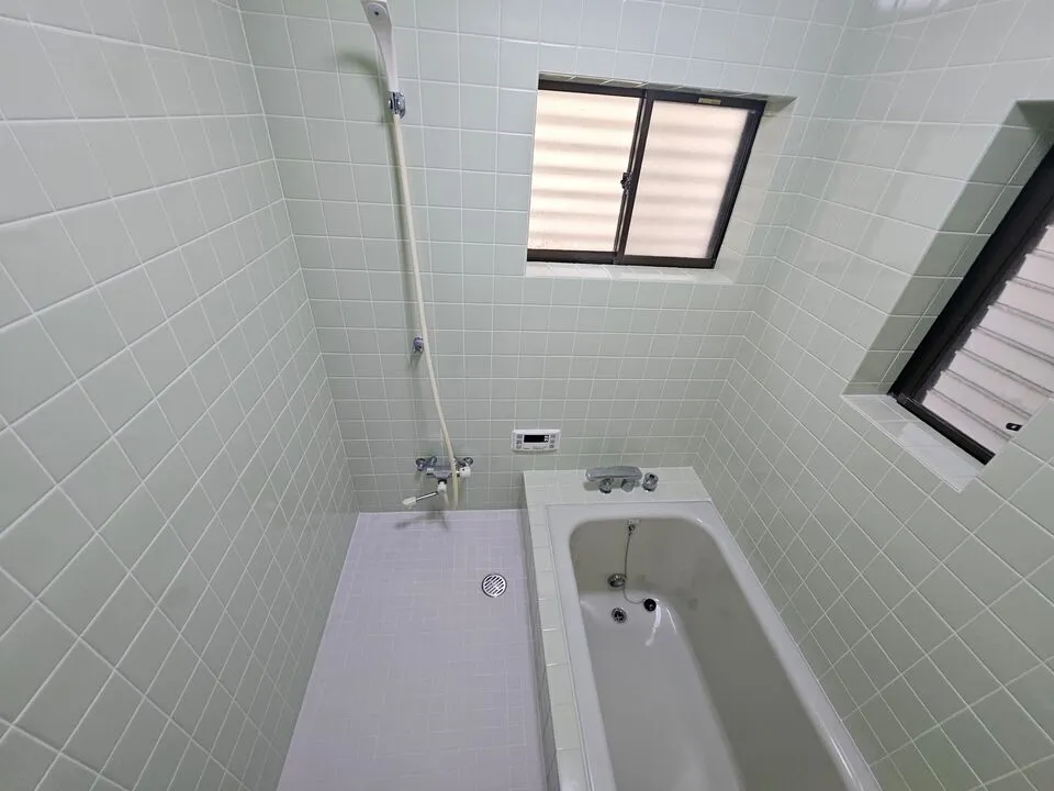 大阪府枚方市にて浴室リフォーム・浴室タイル張り替えリフォーム