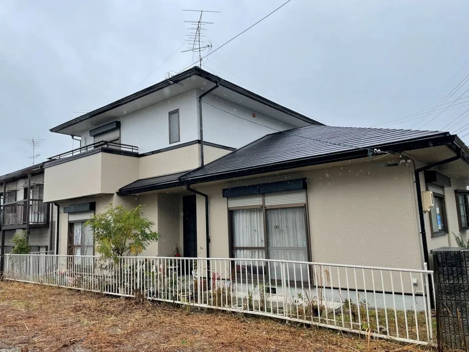 戸建て住宅の屋根・外壁塗装工事が完成