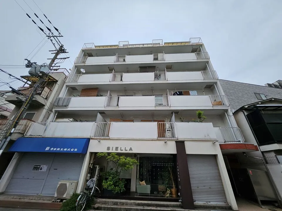 都島区にて共同住宅マンション一棟　共用階段修繕工事