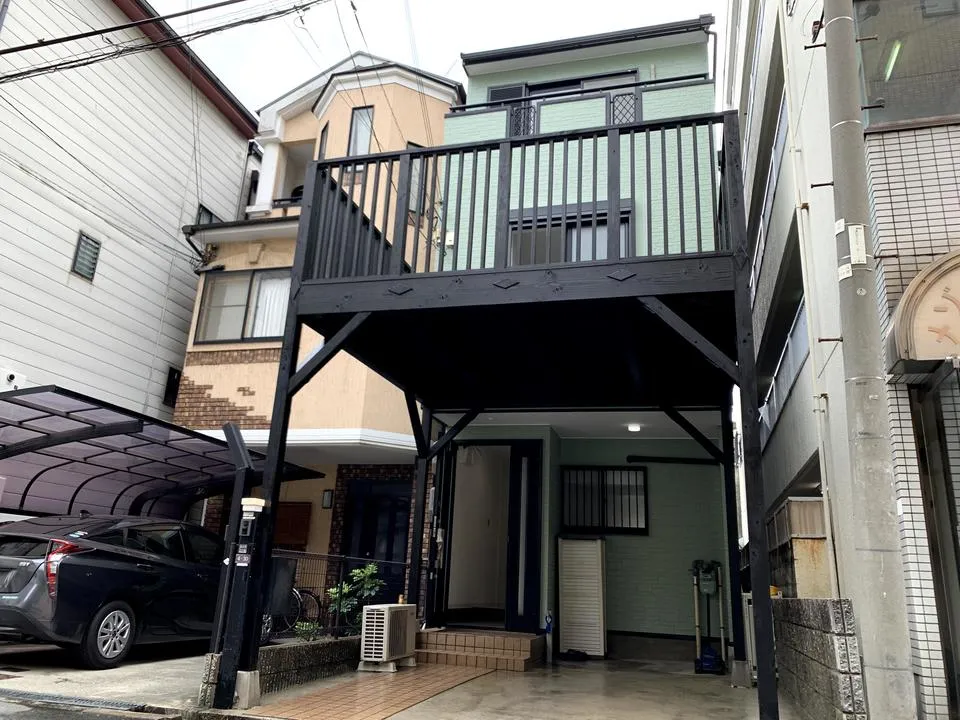 大阪市住之江区にて2世帯リフォームが完了致しました。