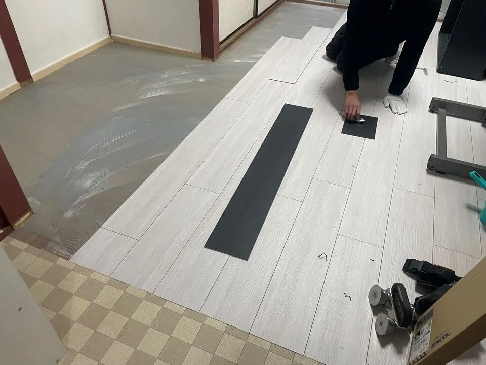 淀川区東三国にて和室床の改修工事　畳から洋間　バリアフリー