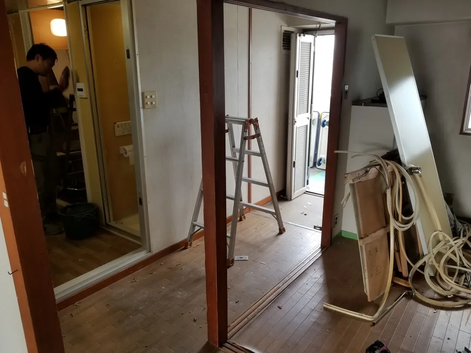 大阪港区のマンション内装フルリフォーム,リノベーション工事に着手