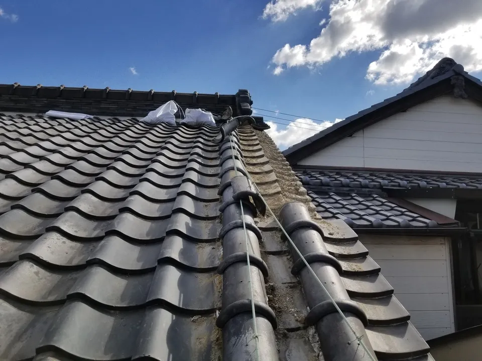 大阪市にて屋根瓦修繕工事や葺き替え工事など屋根のリフォーム