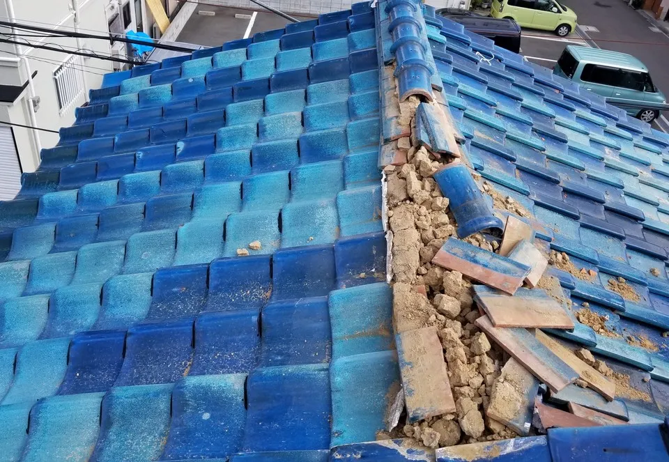 茨木市　高槻市　枚方市　交野市で地震台風被害による屋根修繕　