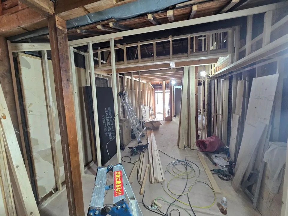 桃谷にて連棟住宅内外装改修工事