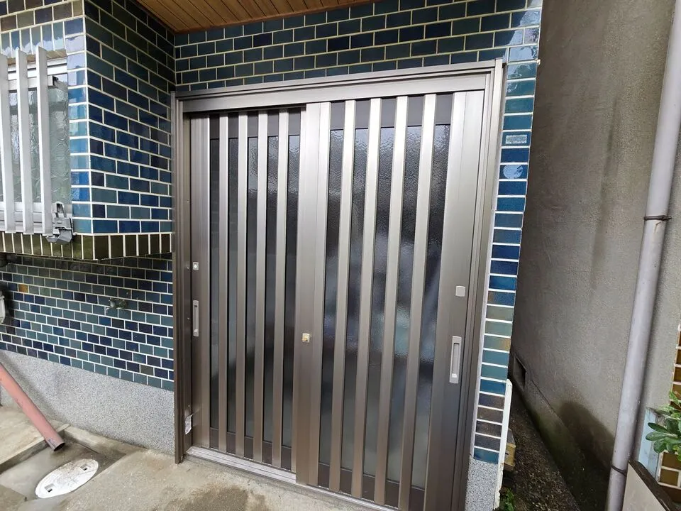 堺市にて戸建て住宅の内外装改修工事・下水切り替え工事