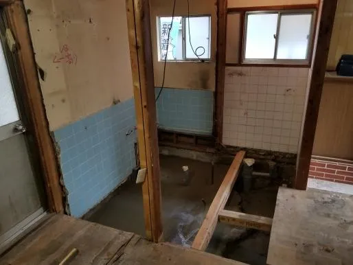 寝屋川市での収益戸建て住宅 間取り変更を伴う全面リフォームです。 大阪でリフォームは関西ホームズ株 写真6