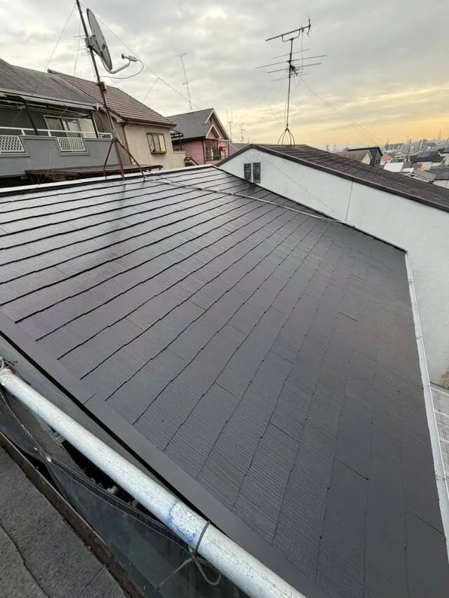 大阪にて屋根コロニアル瓦・カラーベスト塗装工事・換気口からの漏水修繕