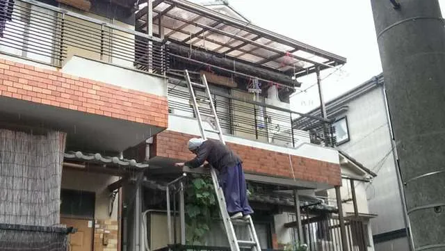 大阪京阪沿線での戸建て住宅、波板の張替え、大阪リフォームは関西ホームズ 写真5