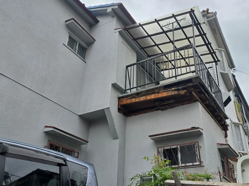 戸建て住宅外装修繕工事・システムバス拡張・増築・外装リフォーム・外壁タイル損傷崩落修繕・外装修繕その他多数 写真2