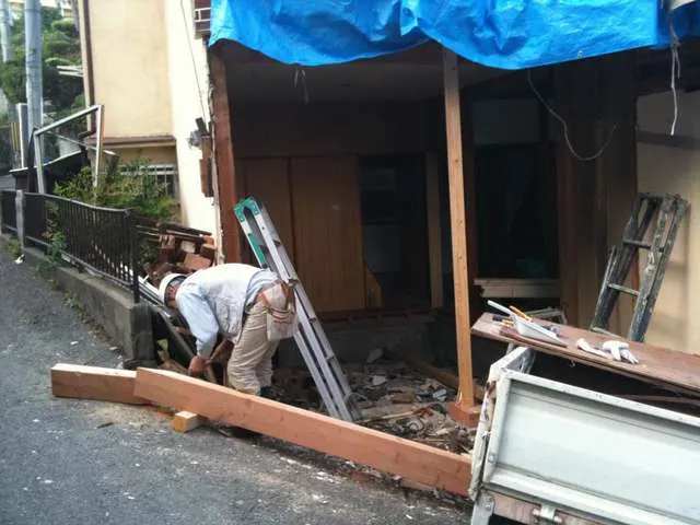 大阪,枚方市で外壁,内装の全改装・駐車場新設工事 写真3