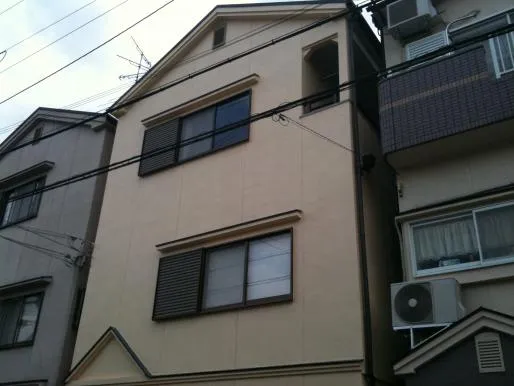 大阪府で最安値高品質な外壁塗装を目指す関西ホームズ株式会社の外壁塗装工事 写真1