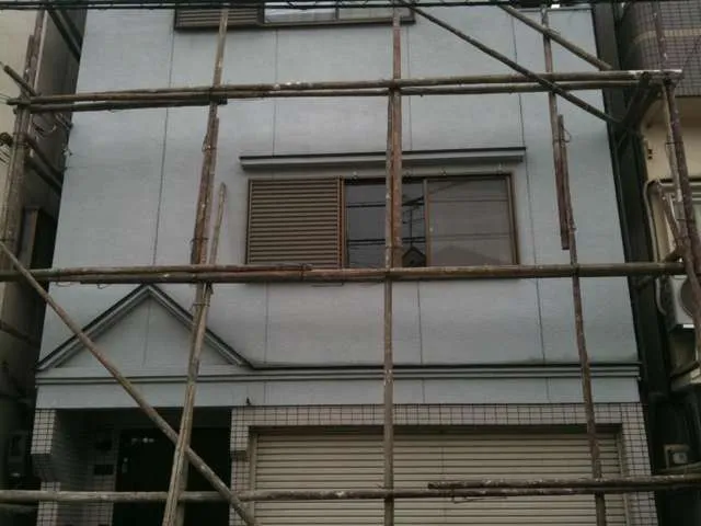 大阪府で最安値高品質な外壁塗装を目指す関西ホームズ株式会社の外壁塗装工事 写真3