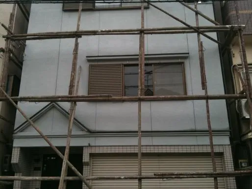 大阪府で最安値高品質な外壁塗装を目指す関西ホームズ株式会社の外壁塗装工事 写真4