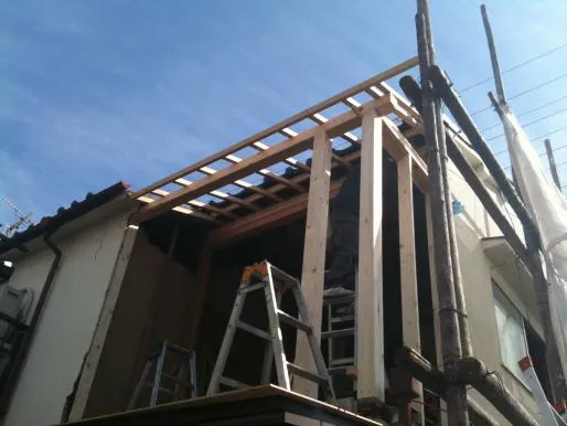 大阪JR沿線での塗装・増築工事 写真4