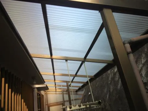 枚方市にて波板張替え,小さな工事でも何でもお任せ下さい。最安値を目指し信頼・実績・経験豊富な当社 写真1