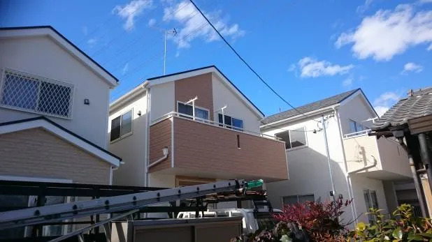 新築住宅の網戸,シャッター雨戸,ベランダ屋根テラスの取り付けは関西ホームズ株式会社にお任せ!