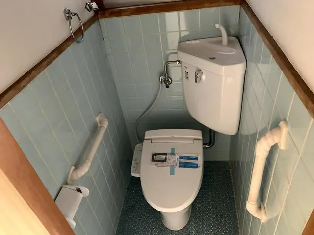 枚方市にて住宅リフォーム,浴室タイル,浴槽リフォーム,内装表層リフォーム,キッチン交換等々 写真9