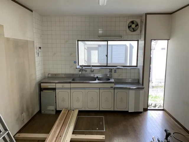 寝屋川市石津中町にて戸建て住宅,内外装全面リフォーム