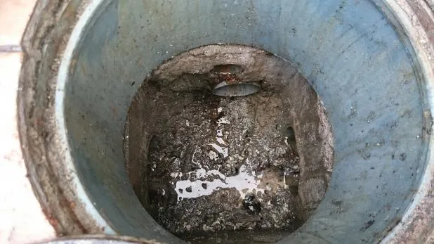 大阪での排水管修繕・清掃工事・タイル修繕,張替え工事!配管のつまりはお任せ! 写真1