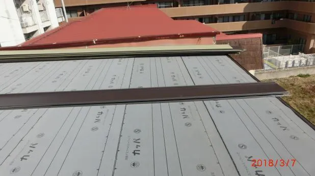 門真市での屋根葺き替え,屋根修繕,雨漏り修繕工事は関西ホームズ株式会社にお任せください。