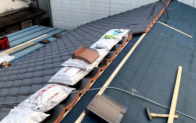 京阪沿線門真・守口・寝屋川・枚方でコロニアルや和瓦の葺き替え工事はお任せ下さい。 写真2