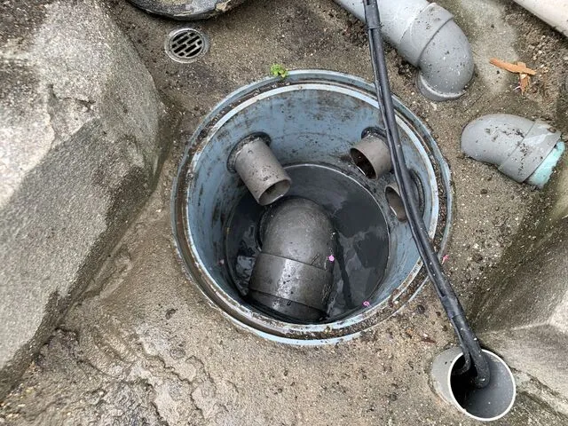 寝屋川市にて排水管の高圧洗浄・洗管工事・排水管の詰まり解消・修繕　排水管のつまりの解消や定期清掃はお気軽にお問い合わせください。