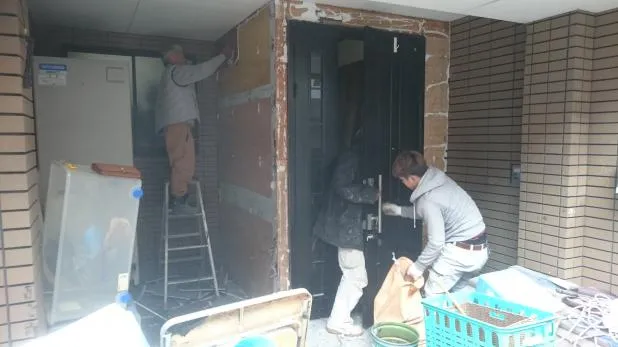 大阪市にて戸建て住宅,民泊の全面リフォーム(スーパーリフォーム)は関西ホームズ株式会社 写真2