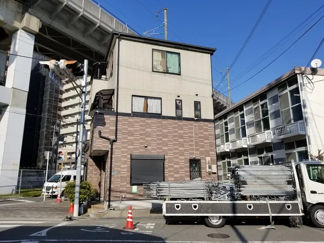 淀川区加島での鉄骨造3階建て外壁塗,屋根塗装,シーリングの外壁リフォームは関西ホームズ株式会社