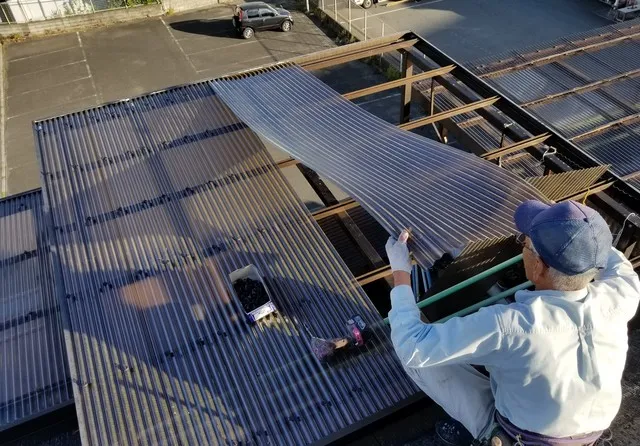 ベランダやカーポートの波板張替・エクステリアポリカパネル・テラスの施工を激安高品質リフォーム