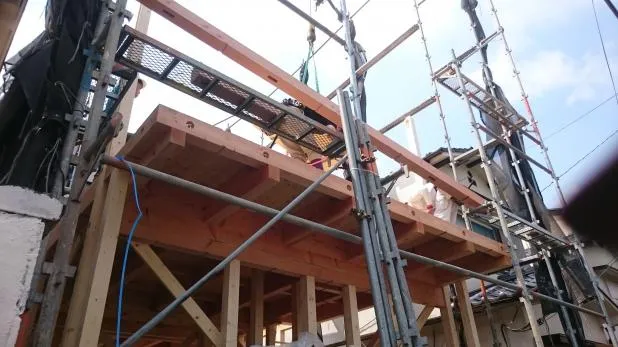 大阪リフォームは関西ホームズ株式会社 枚方市で注文住宅建築中! 大阪で建て替えは関西ホームズ株式会社 写真2