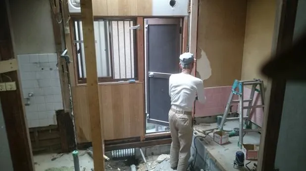 守口市にて連棟住宅(長屋)のリフォーム,収益専門リフォームは経験実績豊富な関西ホームズ株式会社にお任 写真4