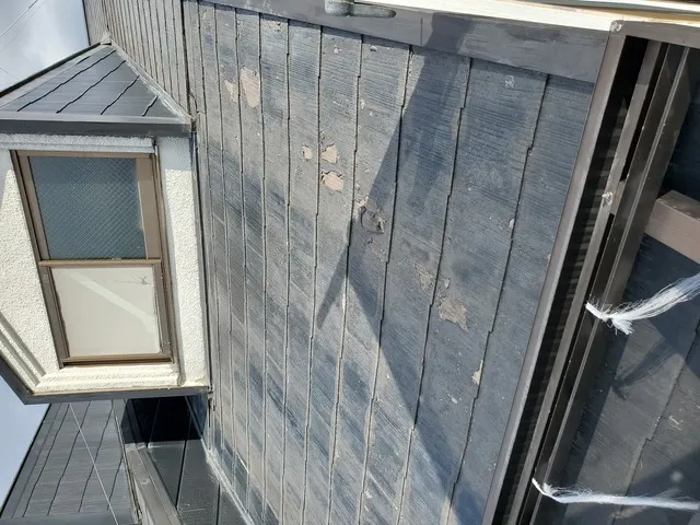 高槻市にて屋根の塗装工事及び波板張り替え工事 写真1