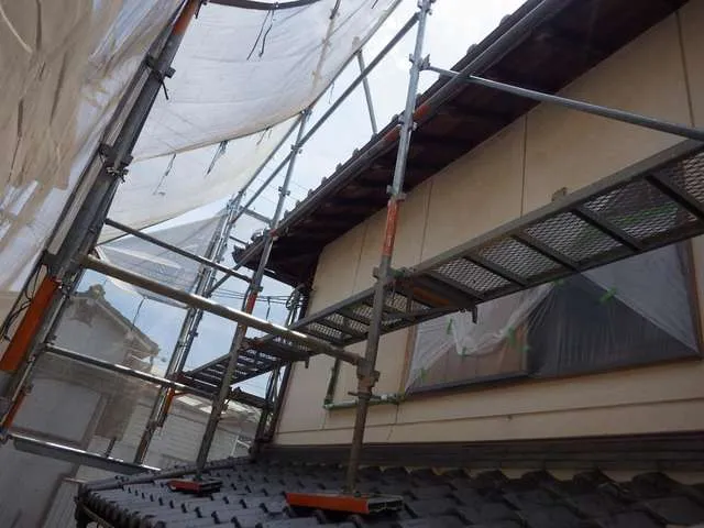 大阪枚方市にて外壁塗装工事、上質な外壁塗装をご提供いたします。大阪最安値外壁塗装 写真3