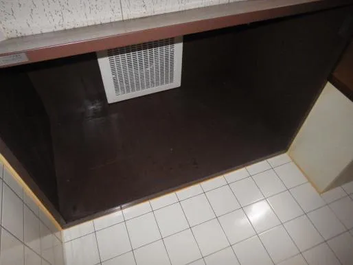 大阪府高槻市アパート・ハイツ収益物件キッチン換気扇(シロッコファアン)の交換 写真6