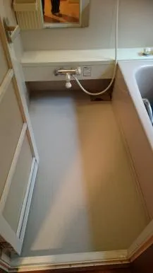 大阪市での玄関リフォーム,クローゼット建具リフォーム,浴室床リフォーム 写真8