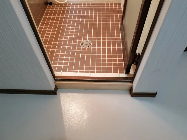 寝屋川市池田での3階建て住宅リフォーム 安くリフォームするなら関西ホームズ株式会社にお任せください。 写真5