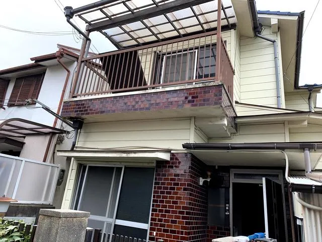 池田市にて収益物件木造二階建ての内装・外構リフォーム　豊中・池田市でリフォームするなら関西ホームズ株式会社