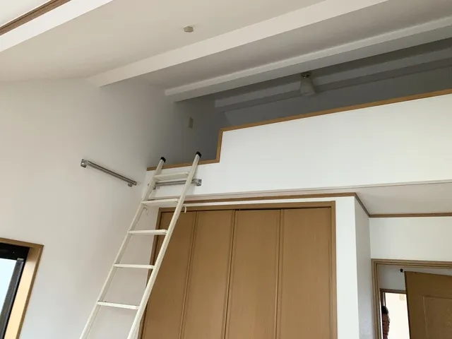 寝屋川市黒原新町にて3階建戸建て住宅内装リフォーム及びシステムキッチン・トイレ・洗面台の入れ替え工事 写真5