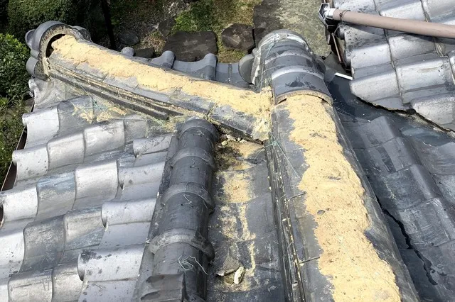 松原市で屋根修繕と外壁焼き板張り替え補修工事