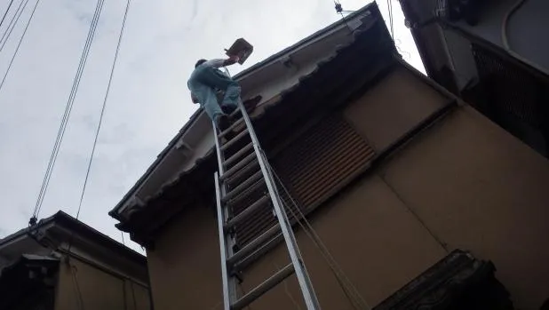 京阪沿線枚方市での屋根修繕,リフォーム,関西ホームズリフォームバリュー価格で屋根漆喰工事 写真4