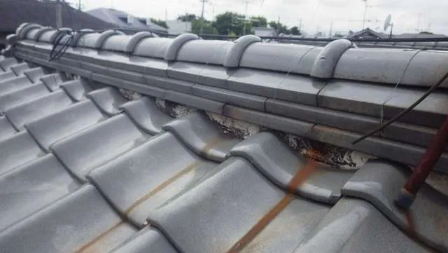 京阪沿線枚方市での屋根修繕,リフォーム,関西ホームズリフォームバリュー価格で屋根漆喰工事 写真5