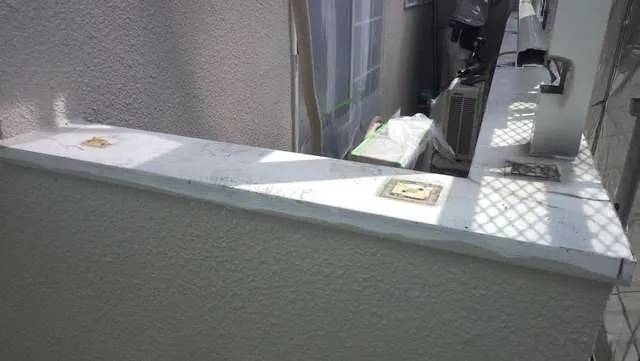 京阪沿線枚方市でバルコニー,ベランダ手すりの修繕,笠木鈑金リフォーム工事 写真3