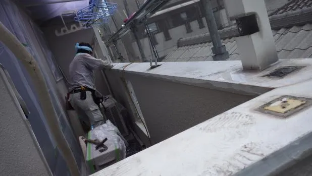 京阪沿線枚方市でバルコニー,ベランダ手すりの修繕,笠木鈑金リフォーム工事 写真4