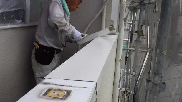 京阪沿線枚方市でバルコニー,ベランダ手すりの修繕,笠木鈑金リフォーム工事 写真6