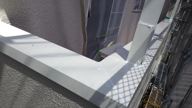 京阪沿線枚方市でバルコニー,ベランダ手すりの修繕,笠木鈑金リフォーム工事 写真12