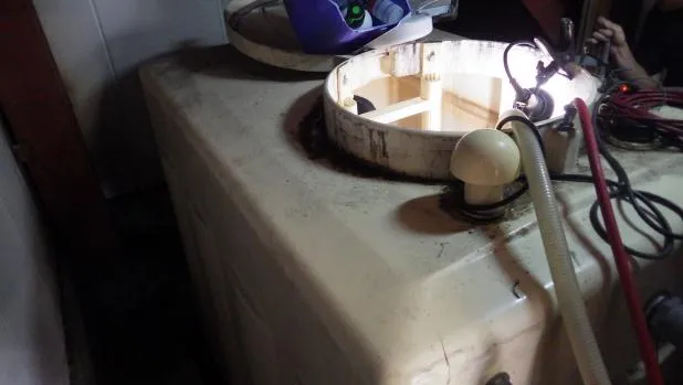 大阪市大正区での貯水槽,受水槽マンション清掃工事,大阪マンションリフォームの関西ホームズ 写真4