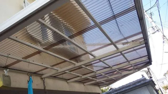 JR沿線四条畷市 波板交換改修工事 リフォームバリュー価格で展開 写真5