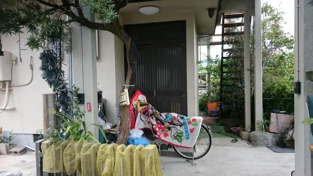 大阪枚方市にて玄関のタイルリフォーム・京阪沿線リフォームは経験実績の豊富な関西ホームズ 写真1